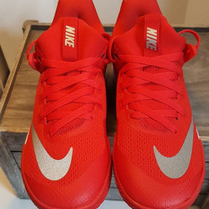 NIKE ZOOM SHIFT TB  MENS SZ 7 897811 600